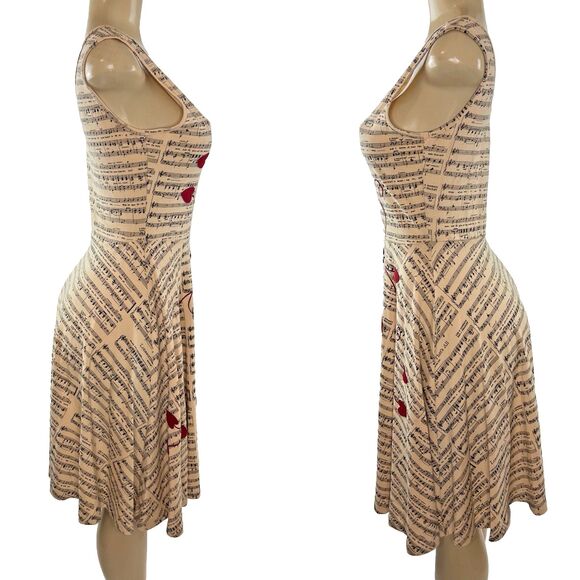 Effie’s Heart Symphony Dress Size S Music Notes Hearts Novelty Fit Flare Twee - Picture 6 of 10